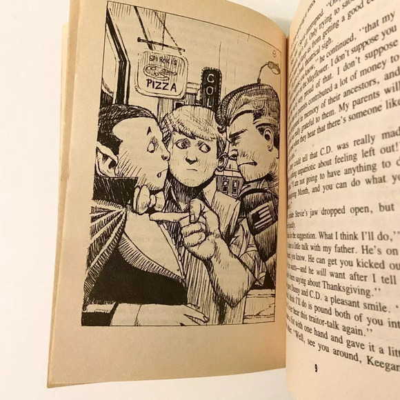 Vintage 1988 Theres a Batwing in My Lunchbox Ann Hodgman Avon Camelot Book - Picture 8 of 11